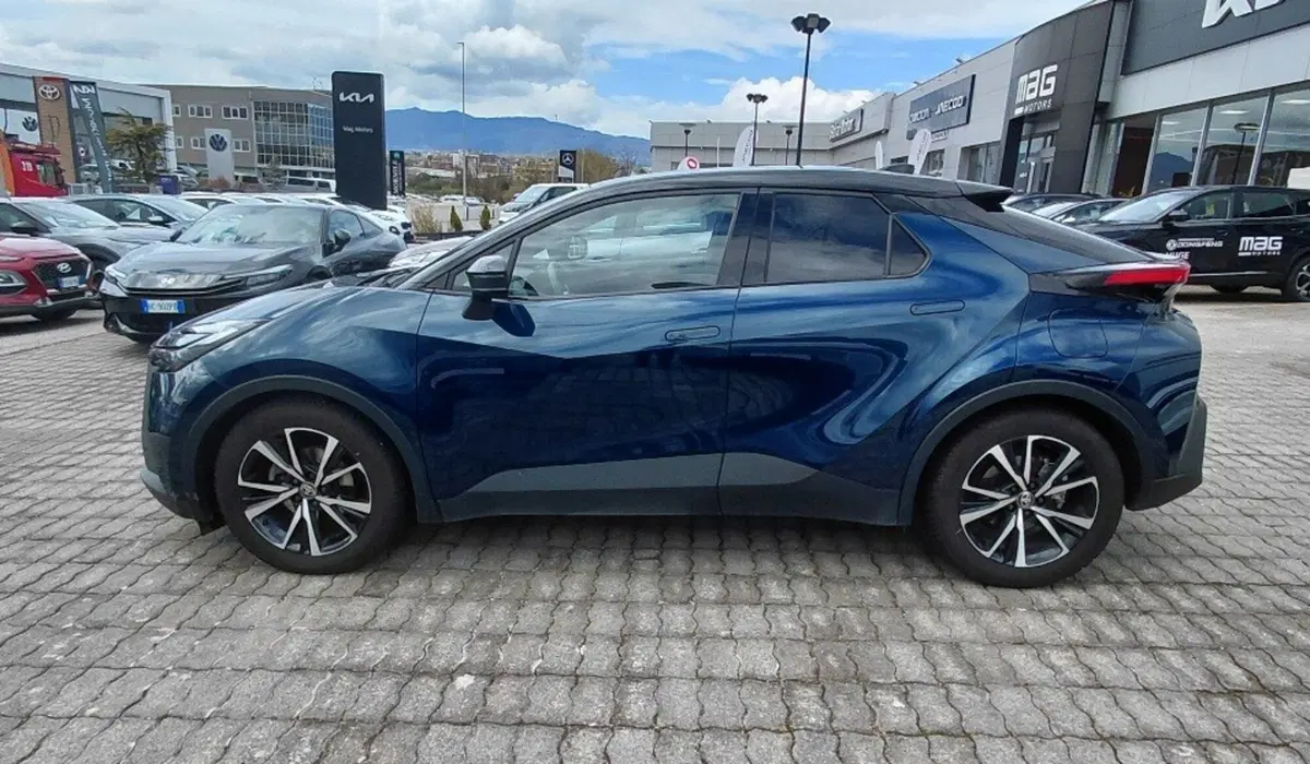 Toyota Toyota C-HR usata a Cosenza (8)