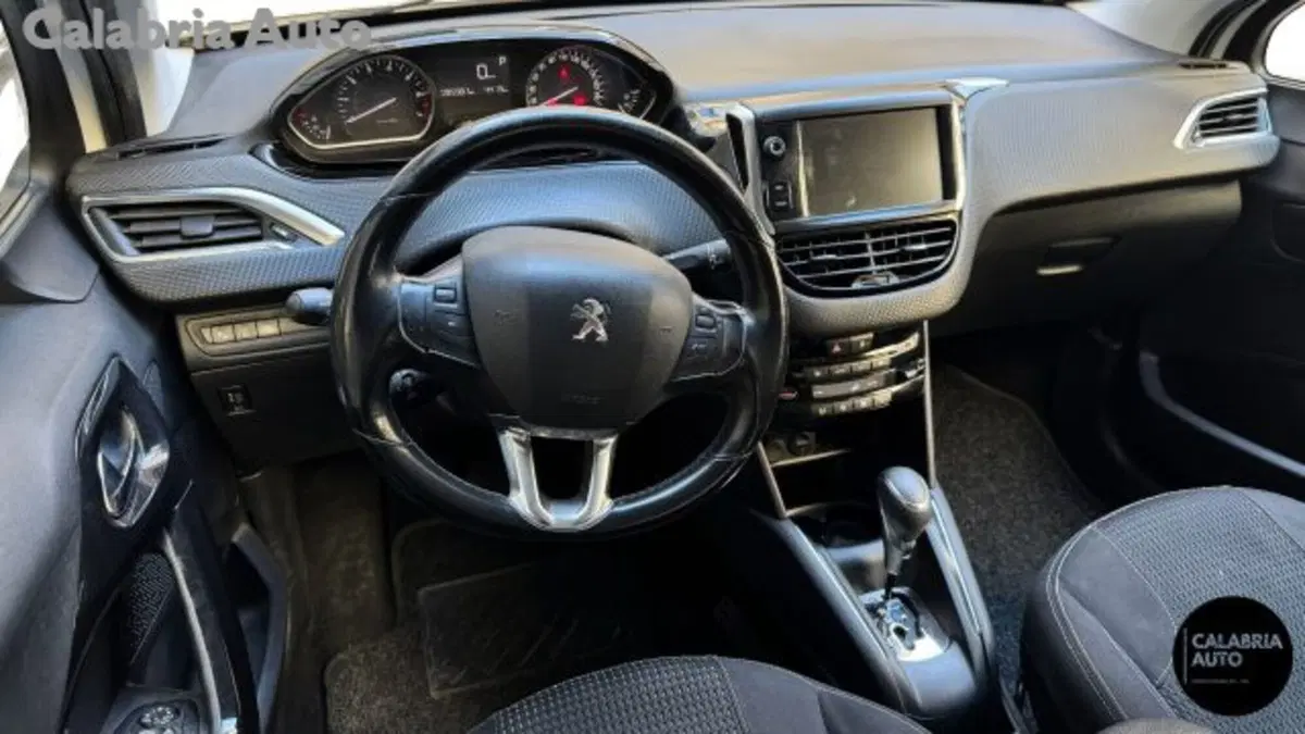 Peugeot 208 usata a Reggio Calabria (7)