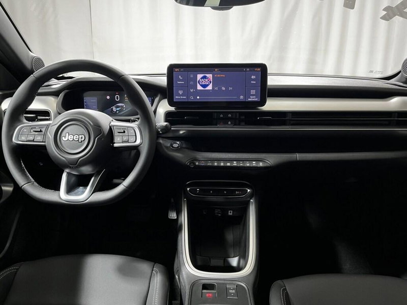 Jeep Avenger nuova a Sondrio (14)