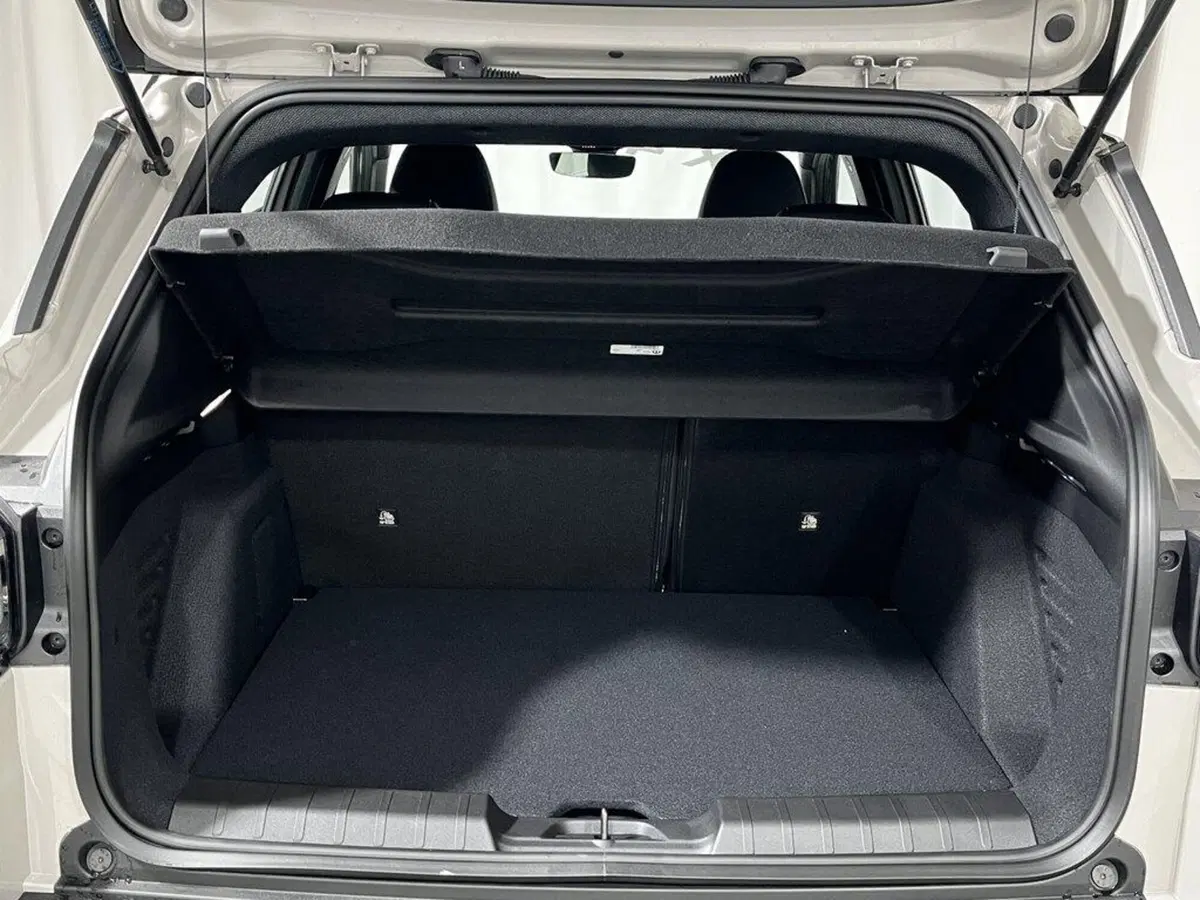 Jeep Avenger nuova a Sondrio (15)