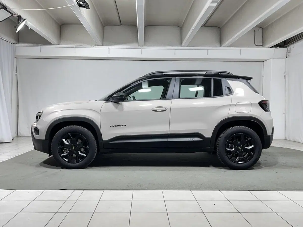 Jeep Avenger nuova a Sondrio (2)