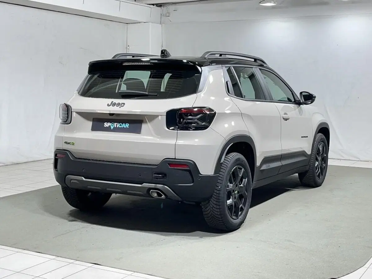 Jeep Avenger nuova a Sondrio (5)