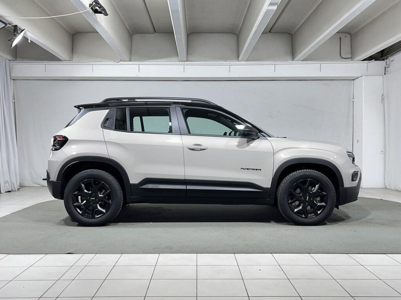 Jeep Avenger nuova a Sondrio (6)