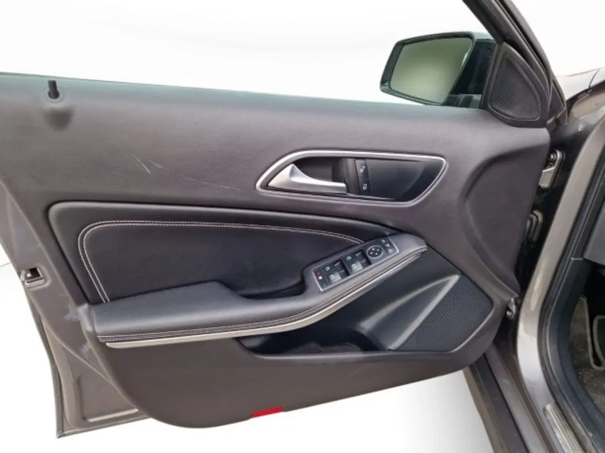 Mercedes-Benz GLA SUV usata a Modena (10)