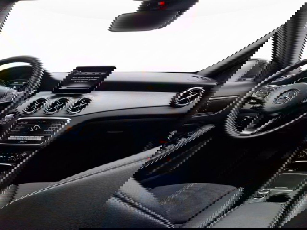 Mercedes-Benz GLA SUV usata a Modena (11)