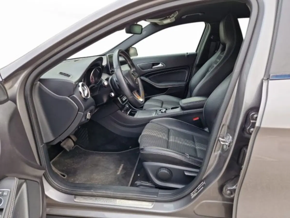 Mercedes-Benz GLA SUV usata a Modena (12)