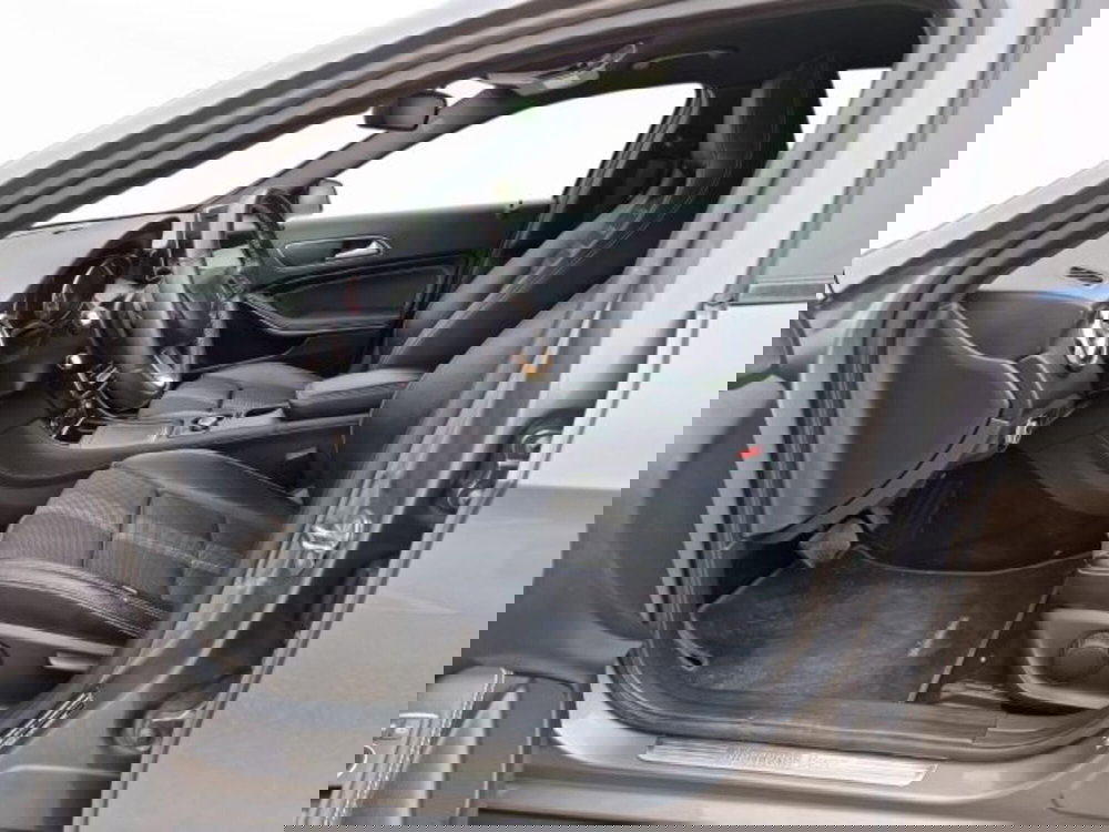 Mercedes-Benz GLA SUV usata a Modena (12)