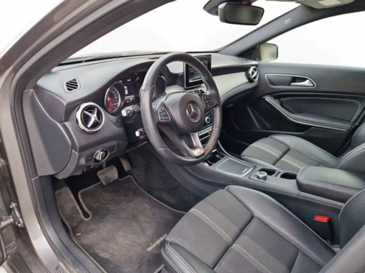 Mercedes-Benz GLA SUV usata a Modena (14)
