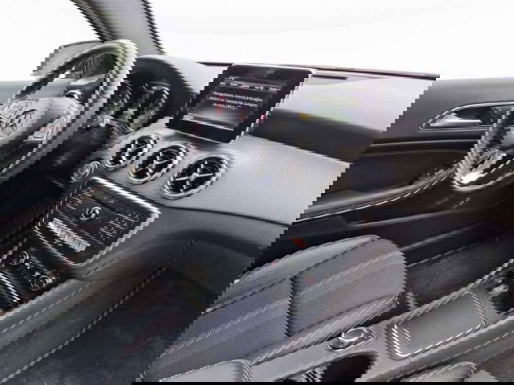 Mercedes-Benz GLA SUV usata a Modena (15)