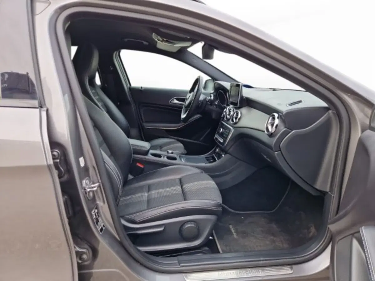 Mercedes-Benz GLA SUV usata a Modena (16)