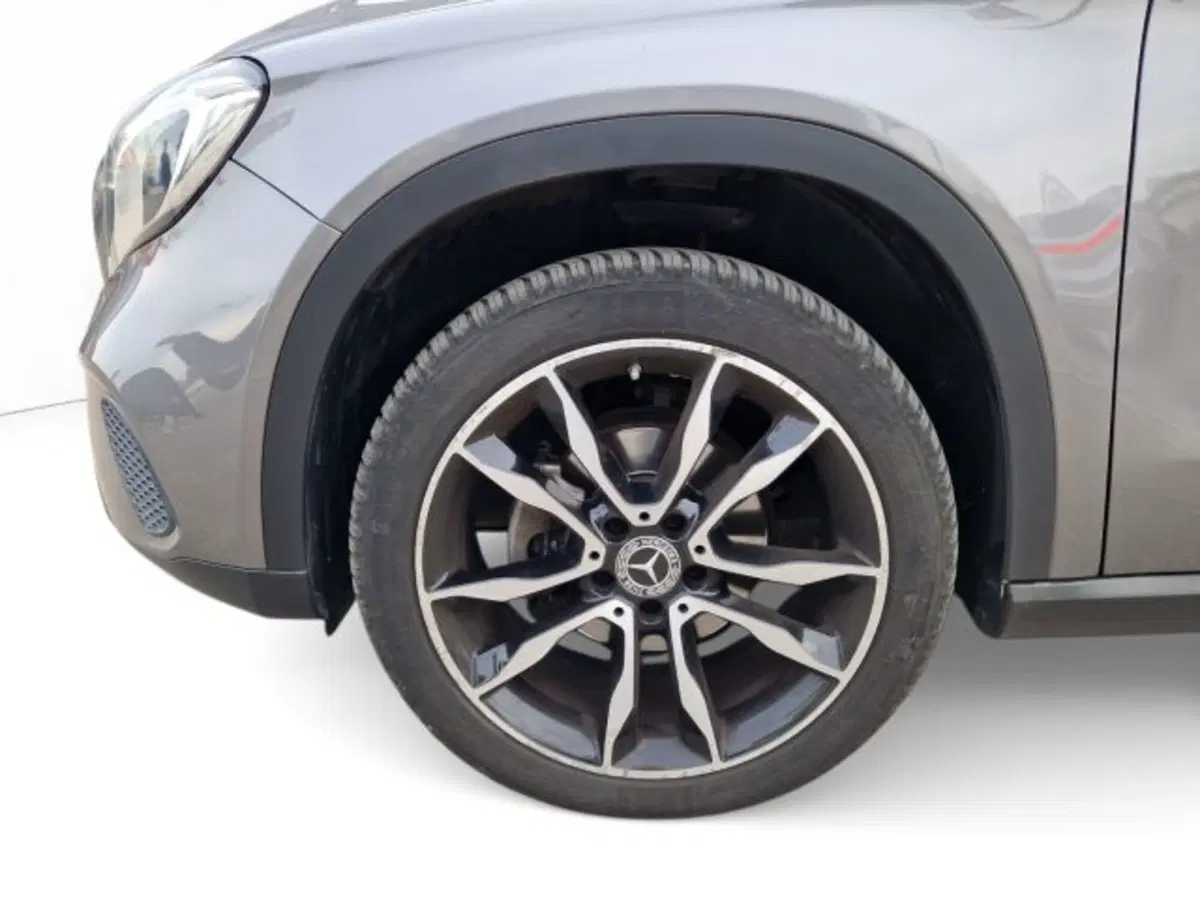 Mercedes-Benz GLA SUV usata a Modena (17)