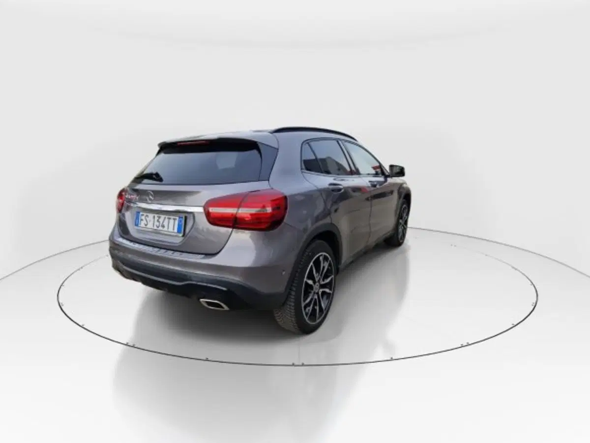 Mercedes-Benz GLA SUV usata a Modena (2)