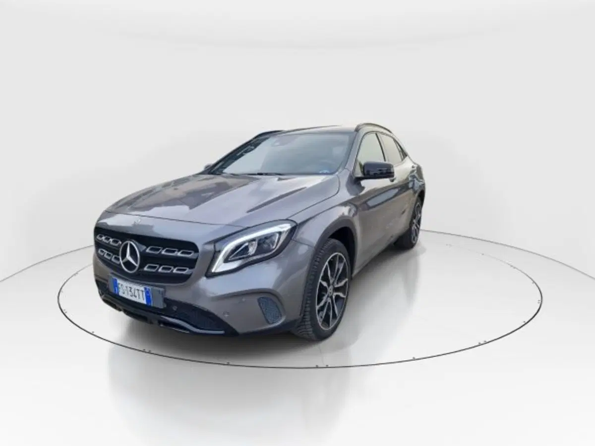 Mercedes-Benz GLA SUV usata a Modena (3)