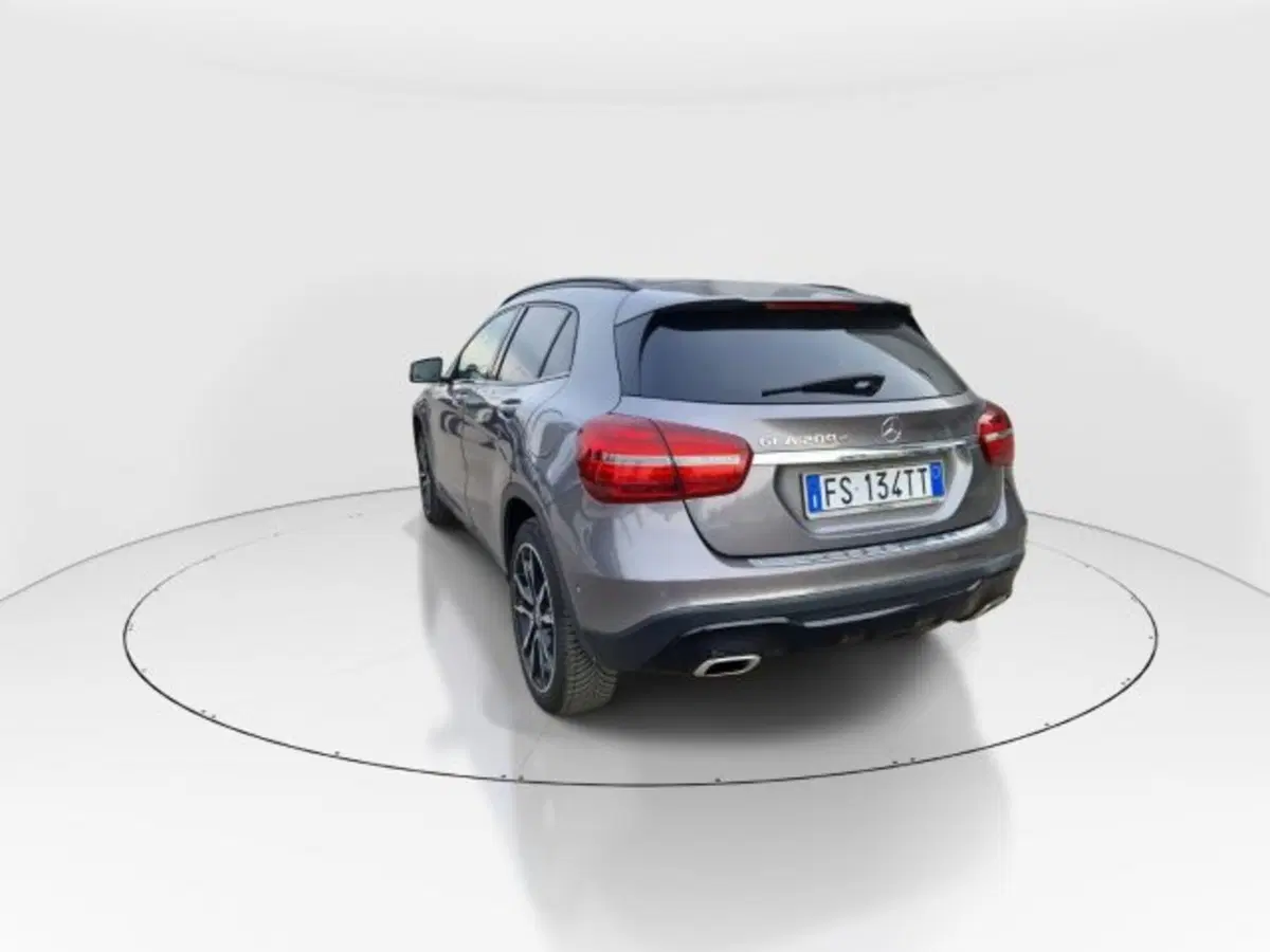 Mercedes-Benz GLA SUV usata a Modena (6)