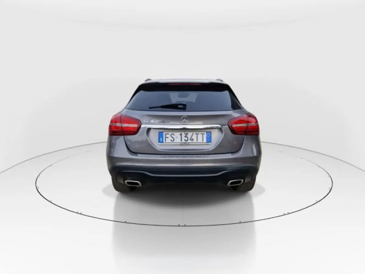 Mercedes-Benz GLA SUV usata a Modena (7)