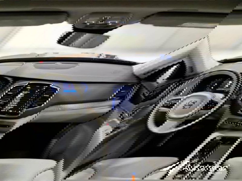 Volvo XC90 usata a Bari (10)