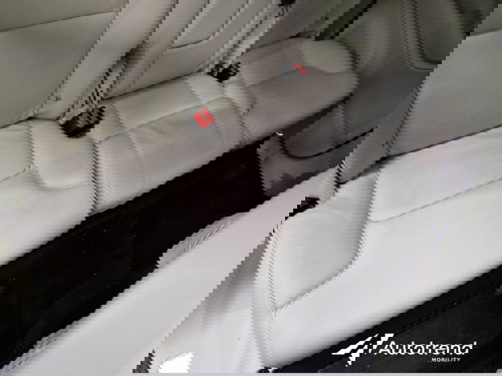 Volvo XC90 usata a Bari (13)