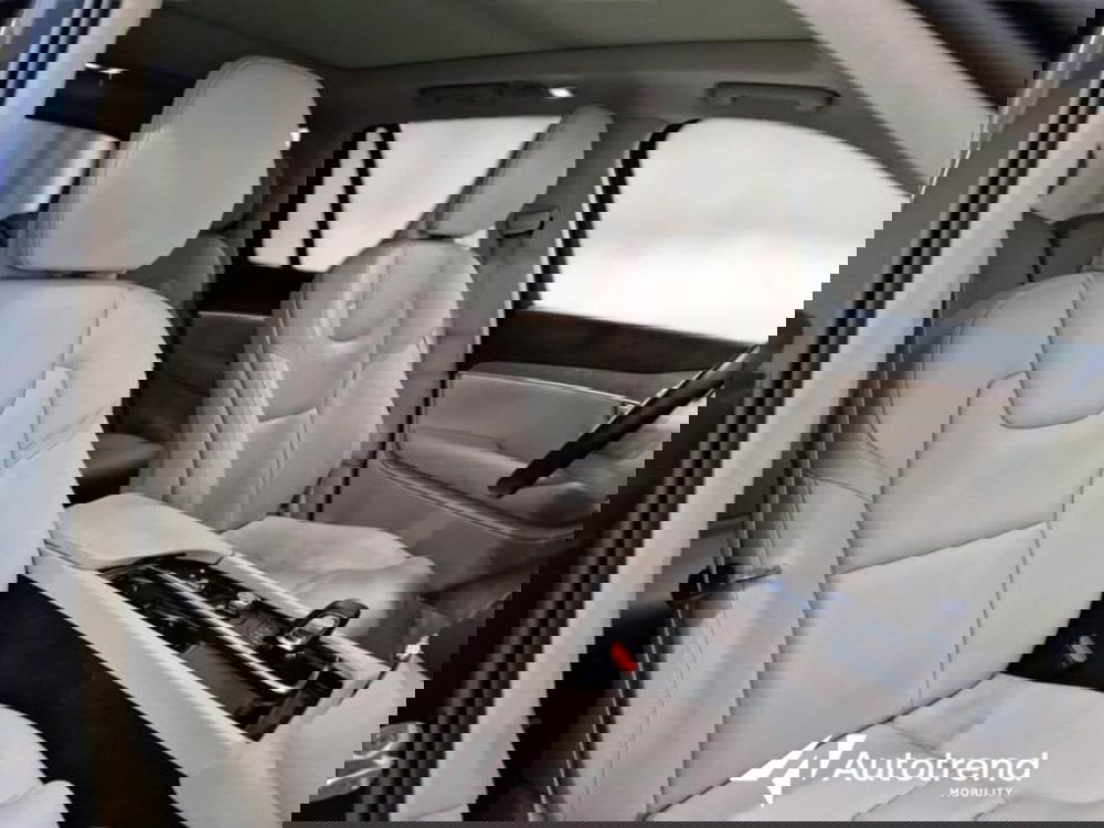 Volvo XC90 usata a Bari (8)