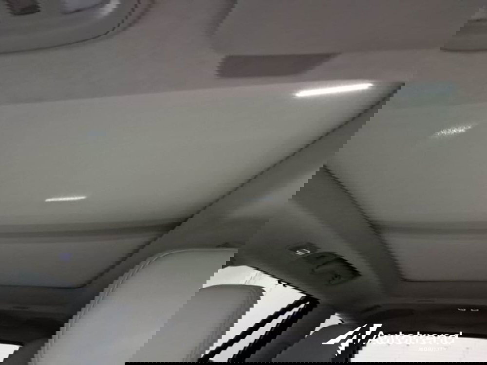 Volvo XC90 usata a Bari (9)