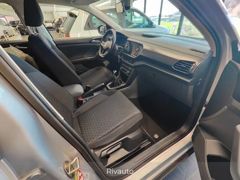 Volkswagen T-Cross usata a Como (8)