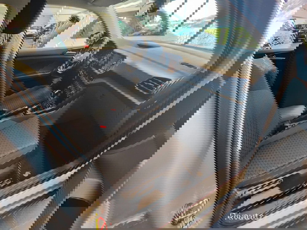 Volkswagen T-Cross usata a Como (8)