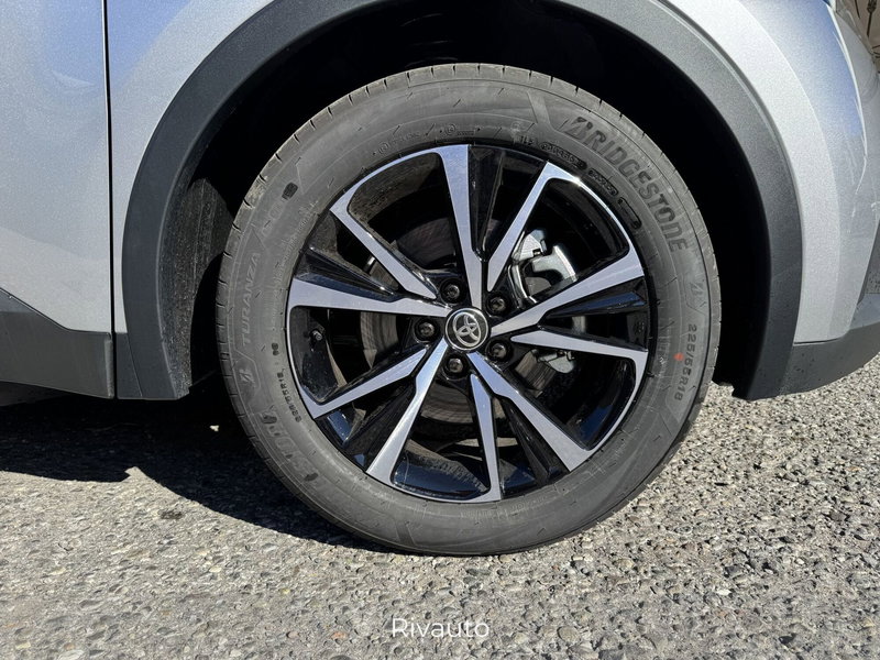 Toyota Toyota C-HR nuova a Como (11)