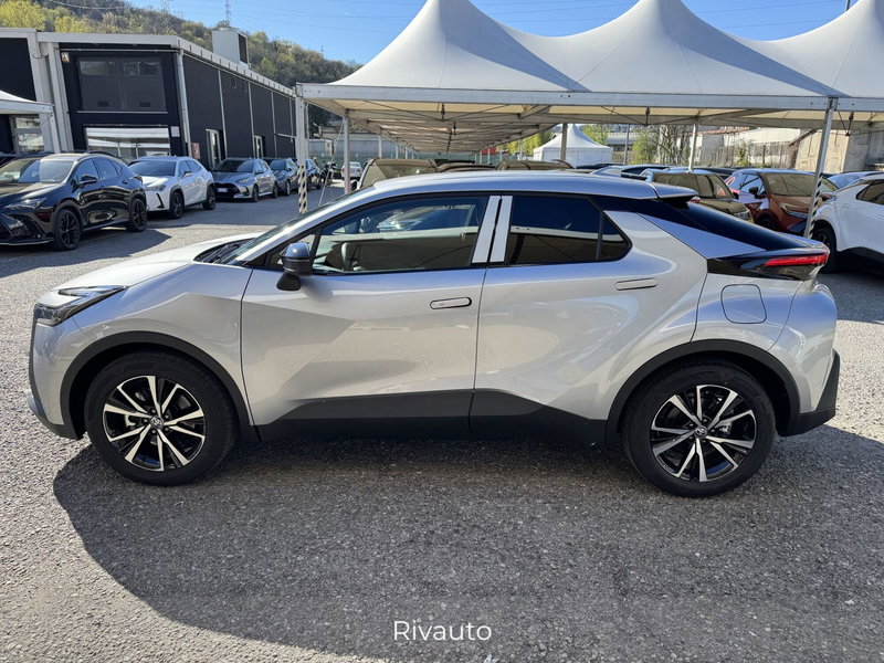 Toyota Toyota C-HR nuova a Como (2)