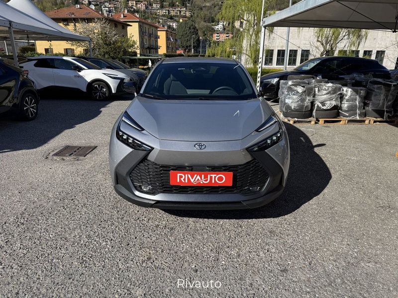 Toyota Toyota C-HR nuova a Como (5)