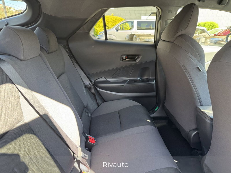 Toyota Toyota C-HR nuova a Como (7)
