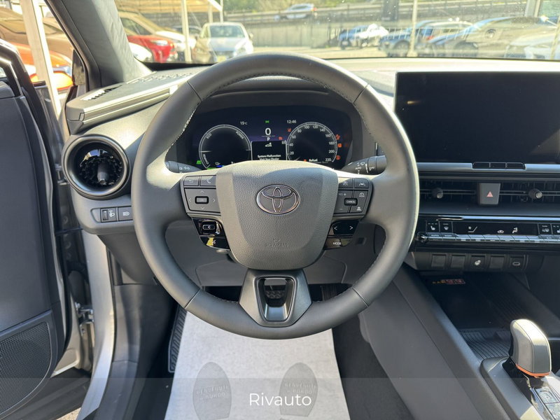 Toyota Toyota C-HR nuova a Como (9)