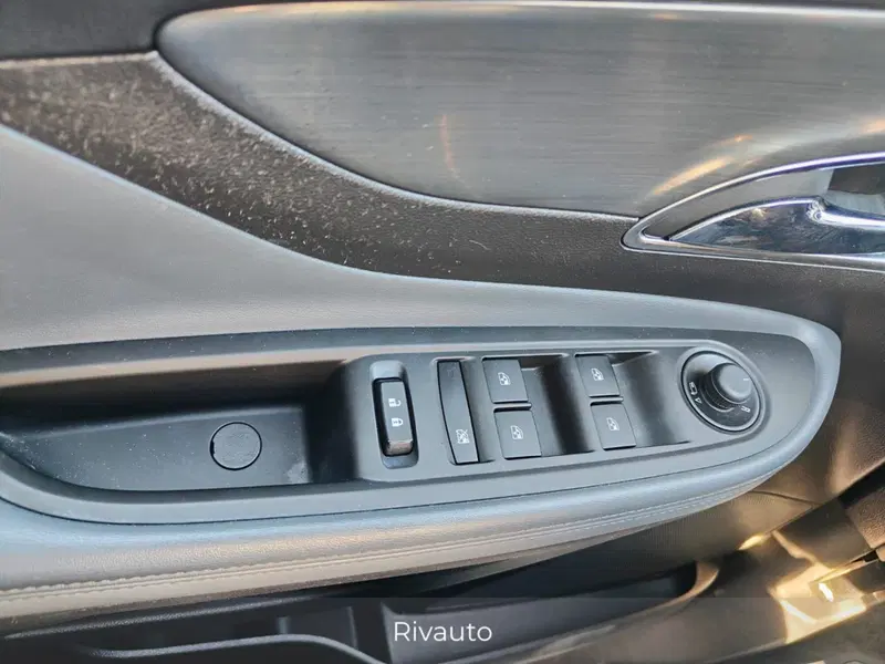 Opel Mokka usata a Como (17)