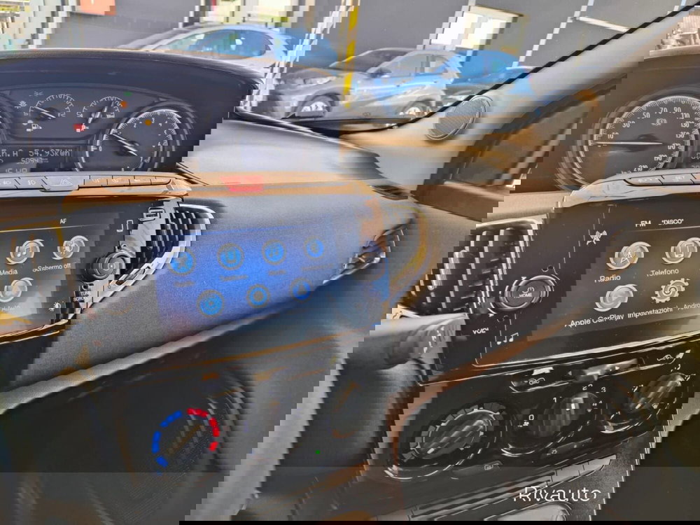 Lancia Ypsilon usata a Como (8)