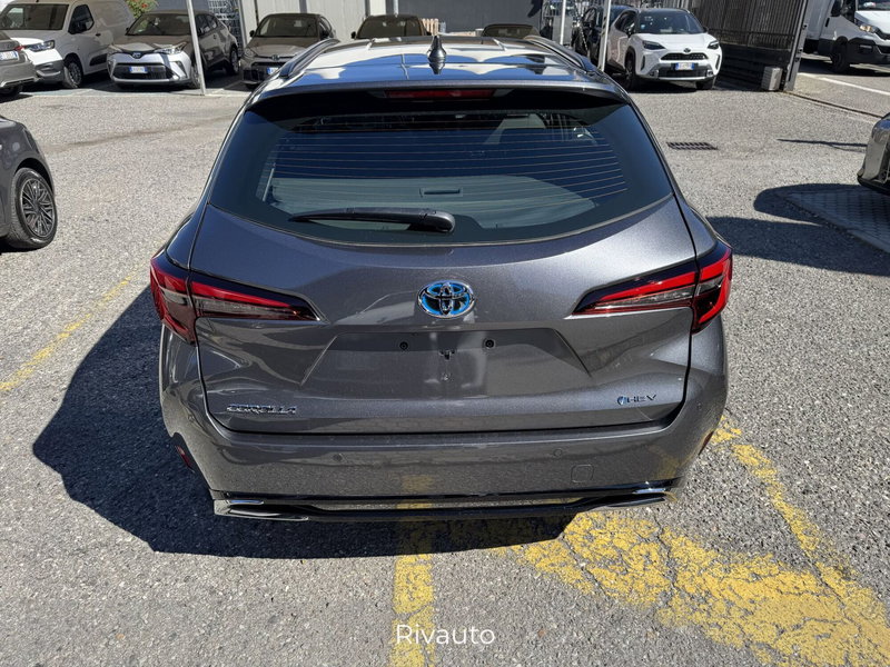 Toyota Corolla Touring Sports nuova a Como (3)