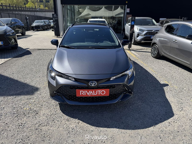 Toyota Corolla Touring Sports nuova a Como (4)