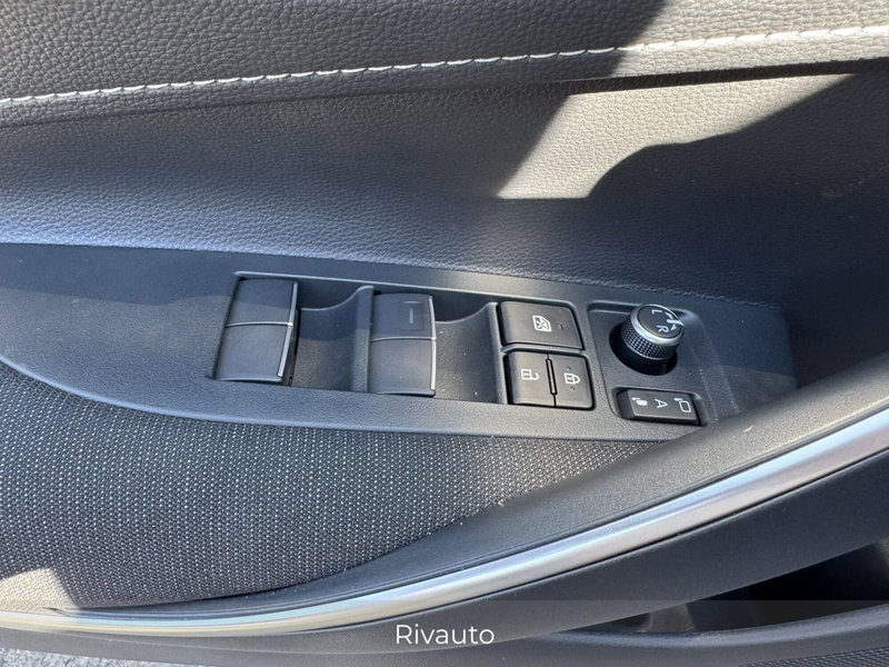 Toyota Corolla Touring Sports nuova a Como (11)