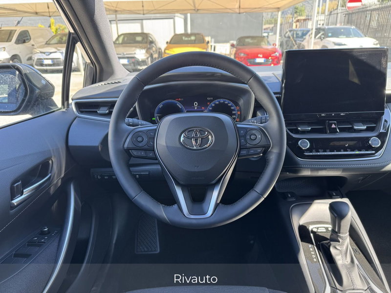 Toyota Corolla Touring Sports nuova a Como (7)