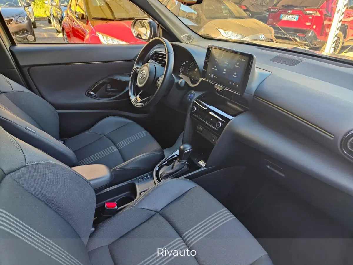 Toyota Yaris Cross usata a Como (6)