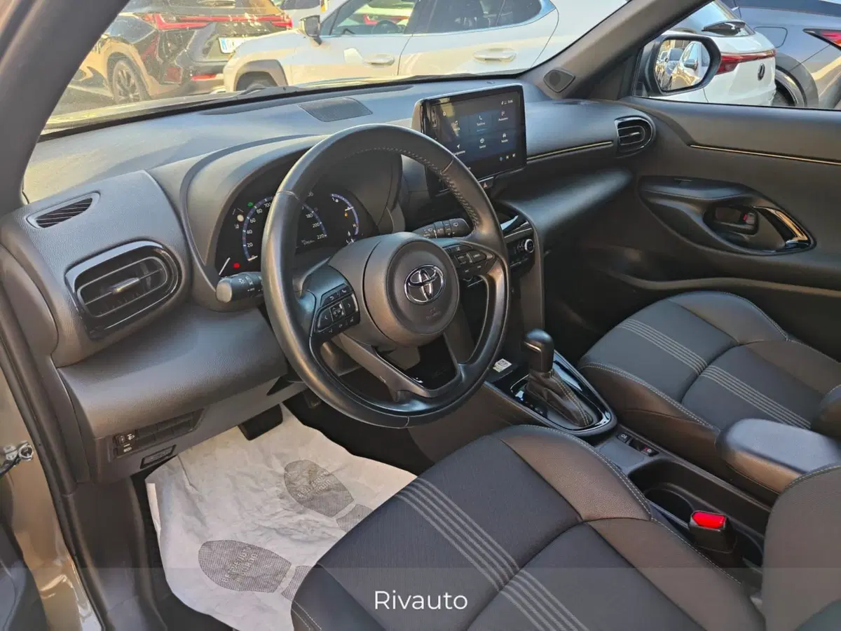 Toyota Yaris Cross usata a Como (8)