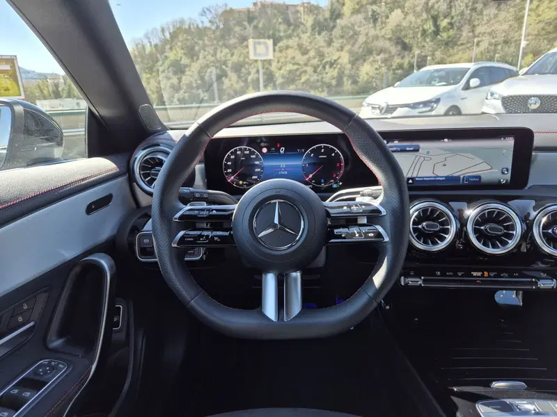 Mercedes-Benz CLA Shooting Brake usata  (18)