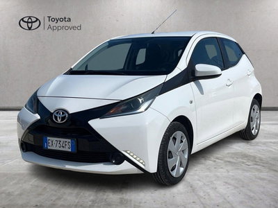 Toyota Aygo 1.0 VVT-i 69 CV 3 porte x-clusiv MMT del 2014 usata a Misterbianco