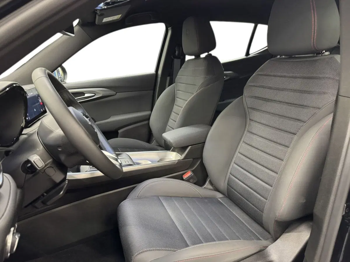 Alfa Romeo Tonale nuova a Pistoia (12)
