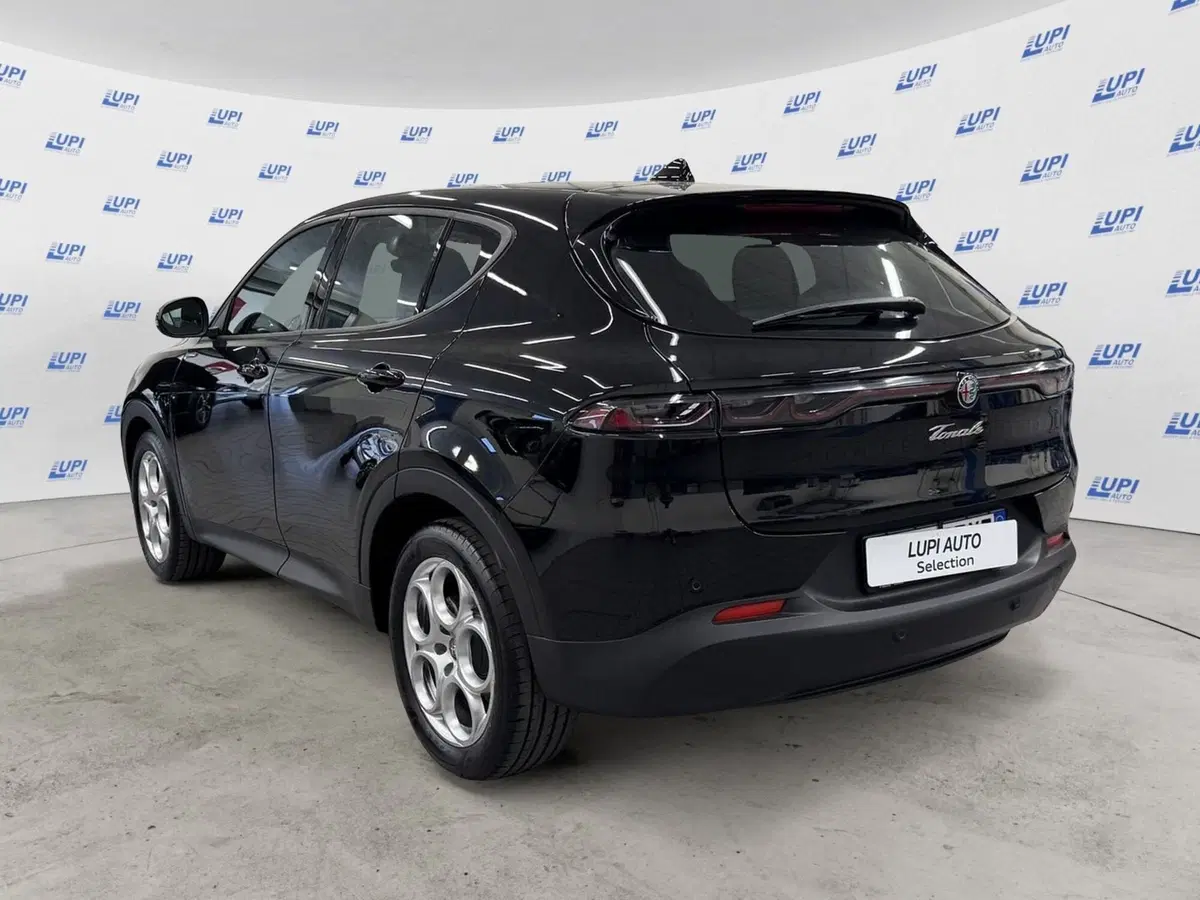 Alfa Romeo Tonale nuova a Pistoia (4)