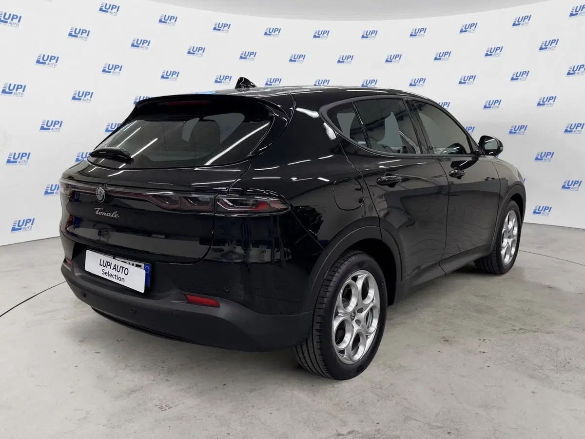 Alfa Romeo Tonale nuova a Pistoia (5)