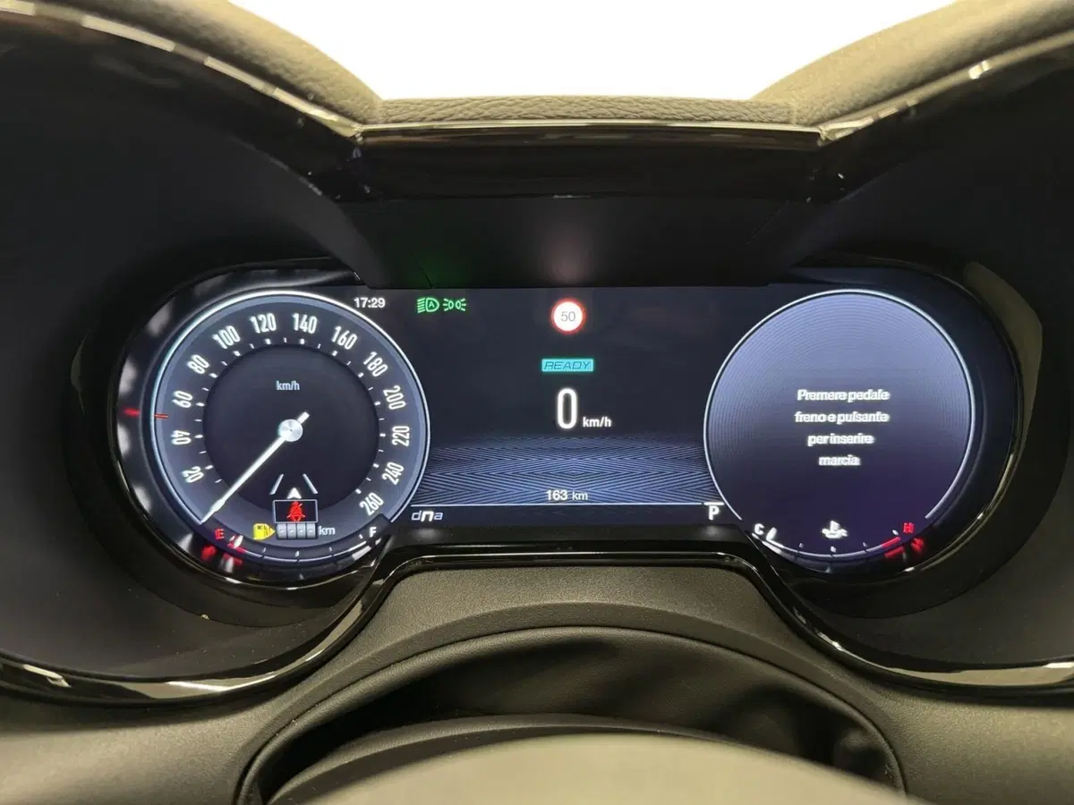Alfa Romeo Tonale nuova a Pistoia (6)