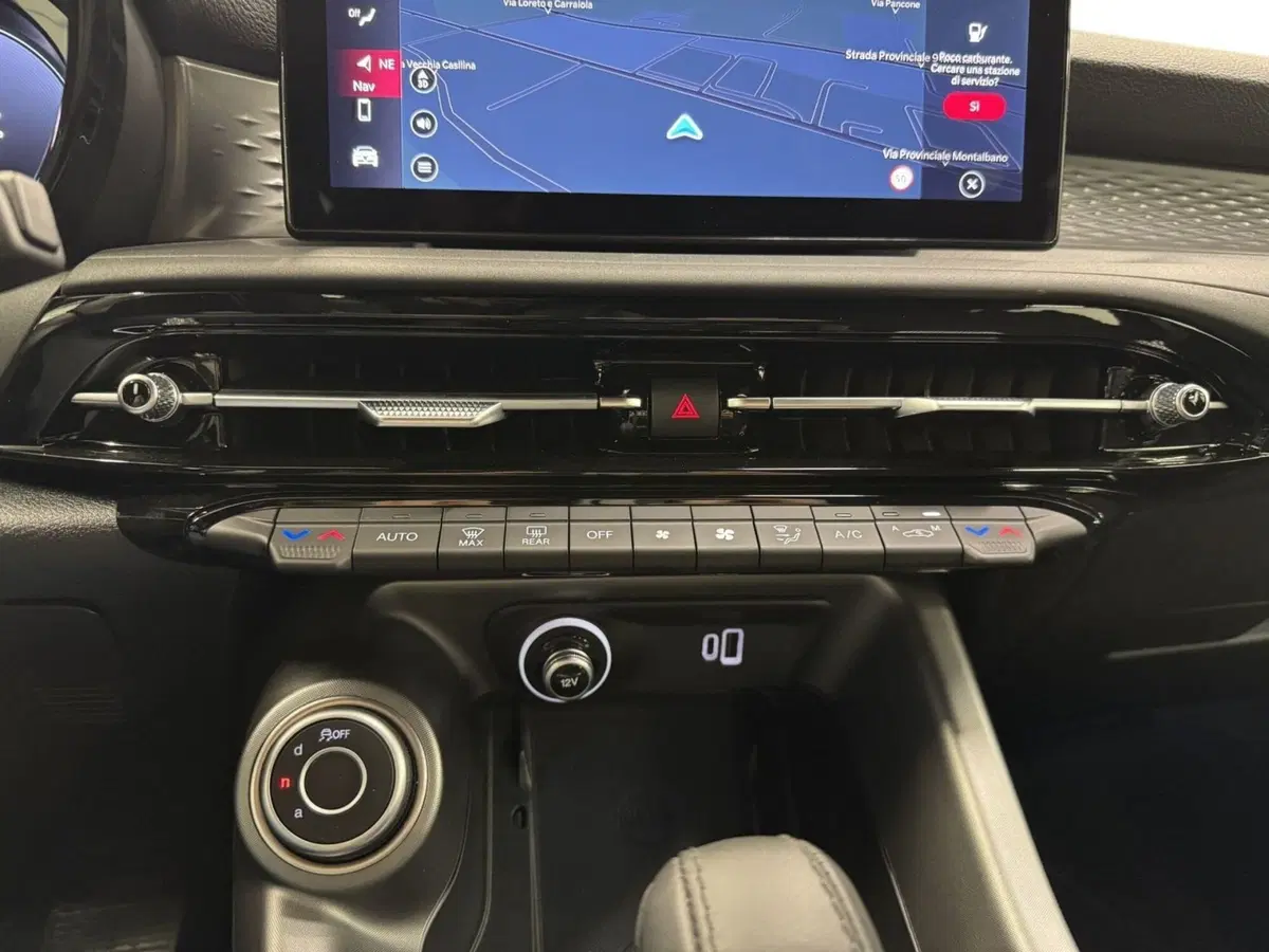 Alfa Romeo Tonale nuova a Pistoia (8)