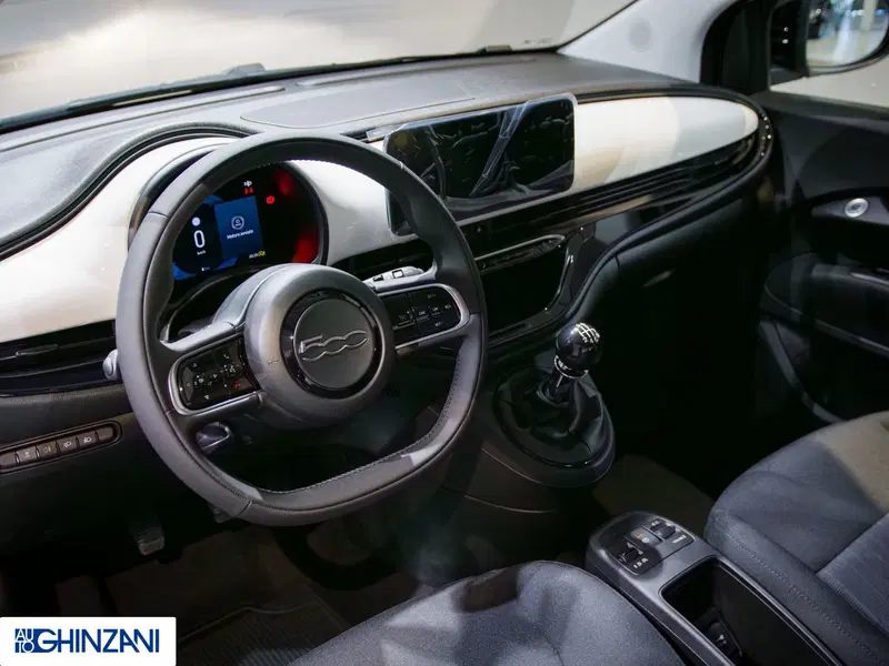 Fiat 500 nuova a Bergamo (10)