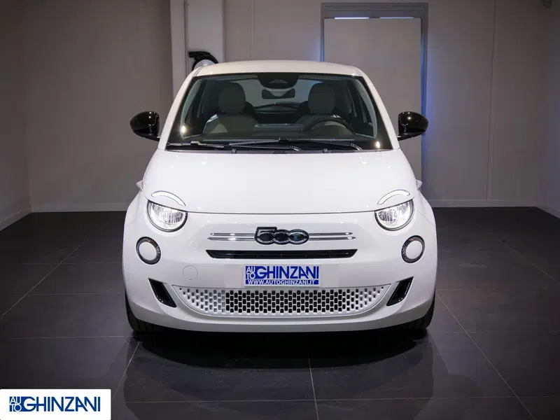 Fiat 500 nuova a Bergamo (4)