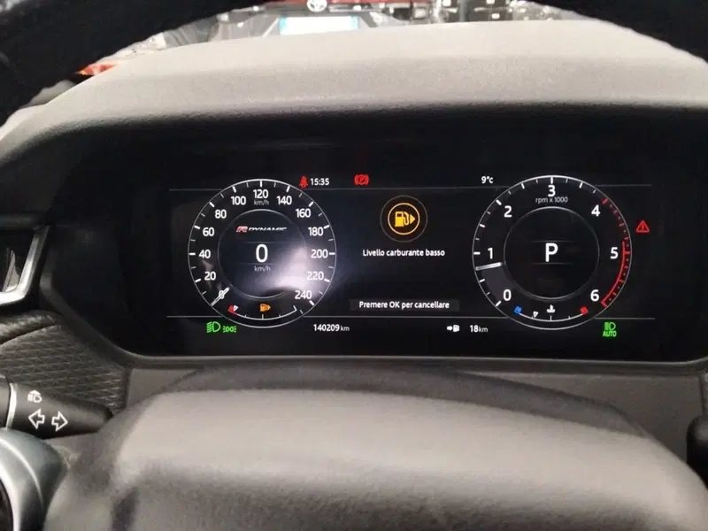 Land Rover Range Rover Velar usata a Roma (8)