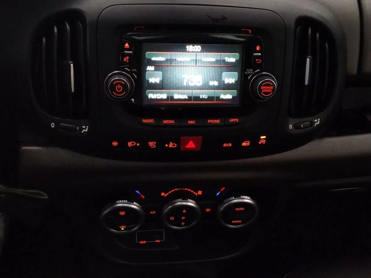 Fiat 500L Living usata a Roma (9)