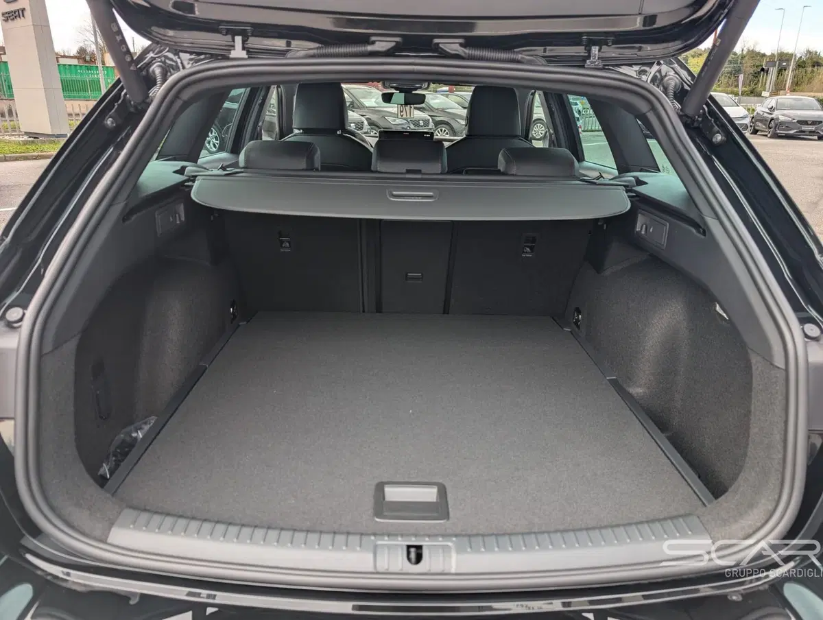 Cupra Leon Station Wagon nuova a Livorno (11)